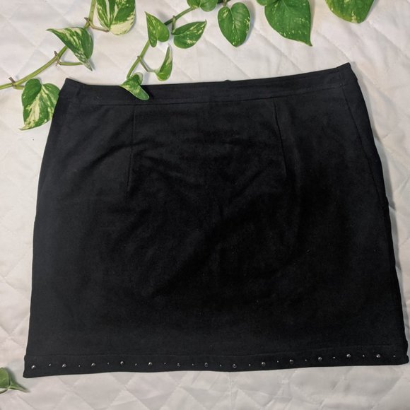 American Eagle Faux Suede Skirt - Picture 2 of 2